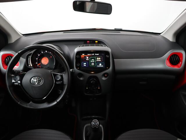 Toyota AYGO 1.0 VVT-i x-play | Apple Carplay & Android Auto | Airco | Parkeercamera achter |