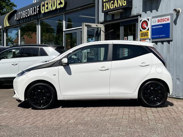 Toyota AYGO 1.0 VVT-i x-nav | CAMERA | NAVI | BLUETOOTH | AIRCO |