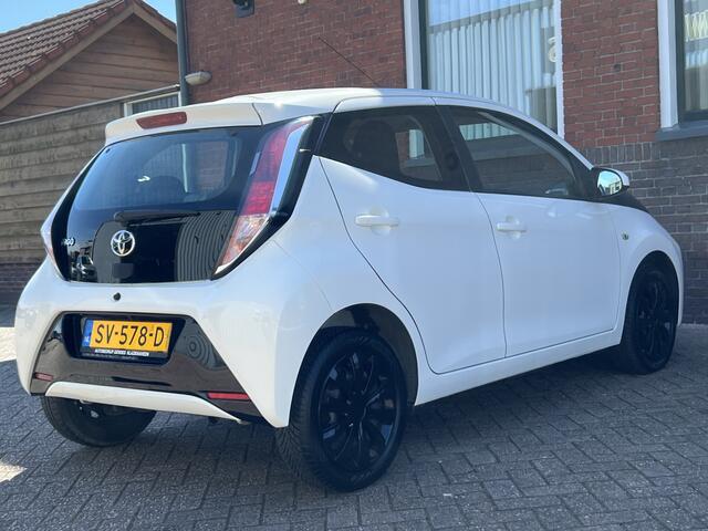 Toyota AYGO 1.0 VVT-i x-nav | CAMERA | NAVI | BLUETOOTH | AIRCO |