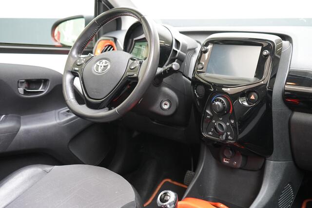 Toyota AYGO 1.0 VVT-i x-otic Automaat | Cabriodak | Airconditioning | Lm velgen | Achteruitrijcamera
