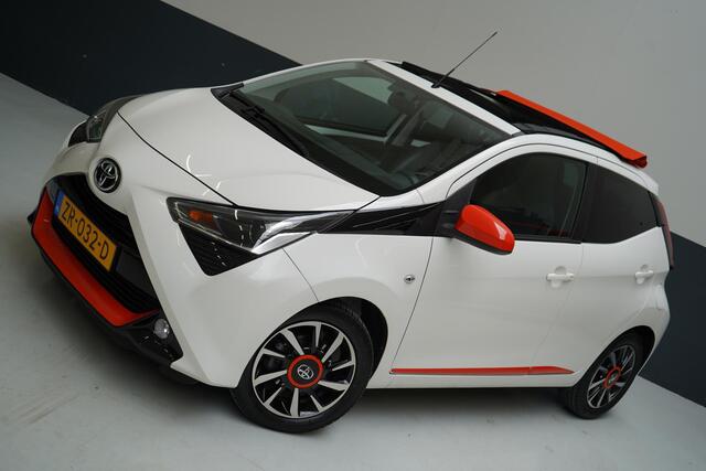 Toyota AYGO 1.0 VVT-i x-otic Automaat | Cabriodak | Airconditioning | Lm velgen | Achteruitrijcamera