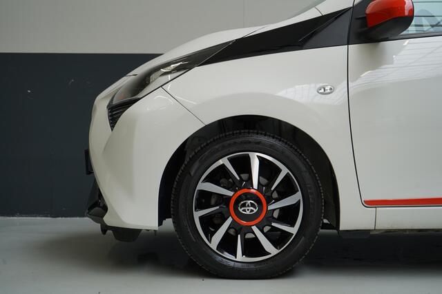 Toyota AYGO 1.0 VVT-i x-otic Automaat | Cabriodak | Airconditioning | Lm velgen | Achteruitrijcamera