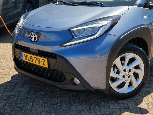 Toyota AYGO X 1.0 VVT-i MT X-First Limited
