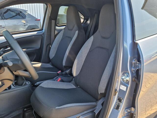 Toyota AYGO X 1.0 VVT-i MT X-First Limited