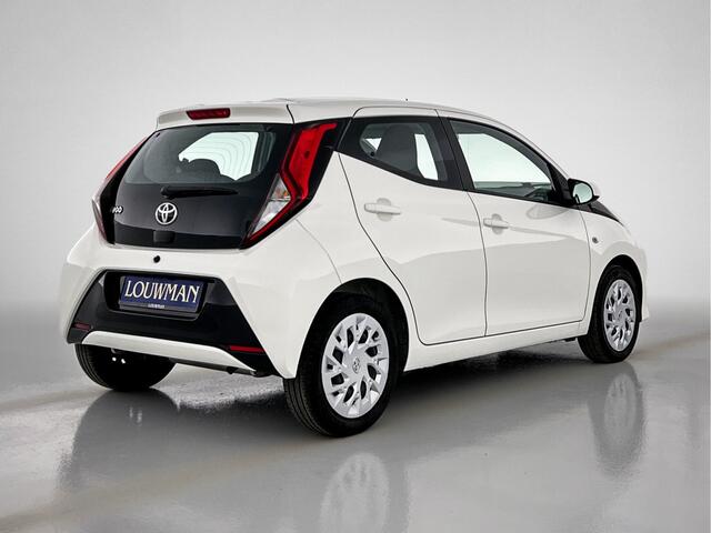Toyota AYGO 1.0 VVT-i x-play | 1e Eigenaar | Camera | Apple Carplay / Android Auto |