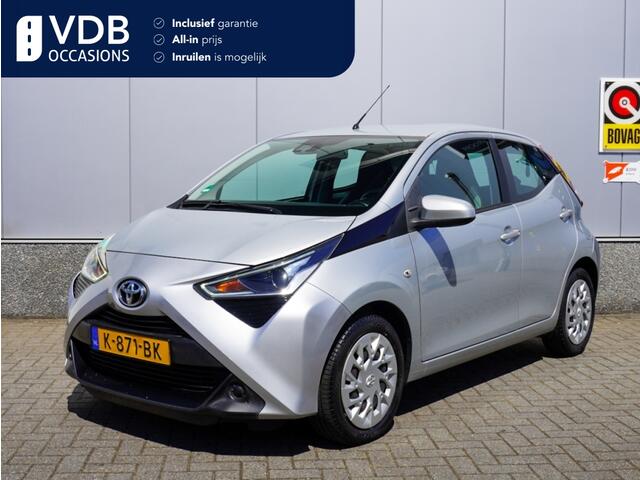 Toyota AYGO 1.0 VVT-i x-play Automaat | Navigatie | Cruise | NAP | Airco