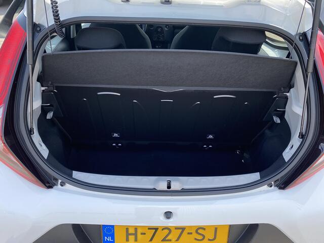 Toyota AYGO 1.0 VVT-i x-fun | Airconditioning | Uitstelbare zijruiten achter | Bluetooth telefoonvoorbereiding | Centrale deurvergrendeling met afstandsbediening |
