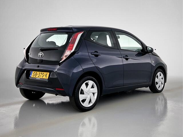 Toyota AYGO 1.0 VVT-i x-play | 1e Eigenaar | Dealer Onderhouden | Navigatie | Camera | Airco |