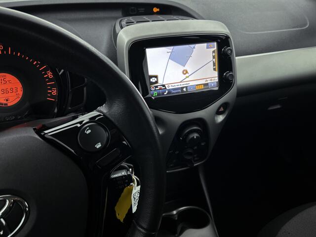 Toyota AYGO 1.0 VVT-i x-play | 1e Eigenaar | Dealer Onderhouden | Navigatie | Camera | Airco |