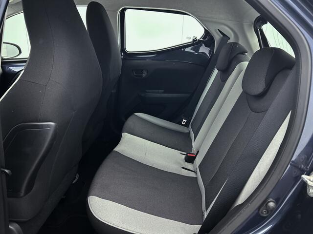 Toyota AYGO 1.0 VVT-i x-play | 1e Eigenaar | Dealer Onderhouden | Navigatie | Camera | Airco |