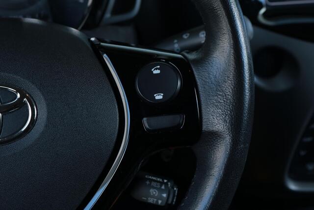 Toyota AYGO 1.0 VVT-i x-joy, Origineel NL, 1e eigenaar, DAB , Apple carplay, Android auto