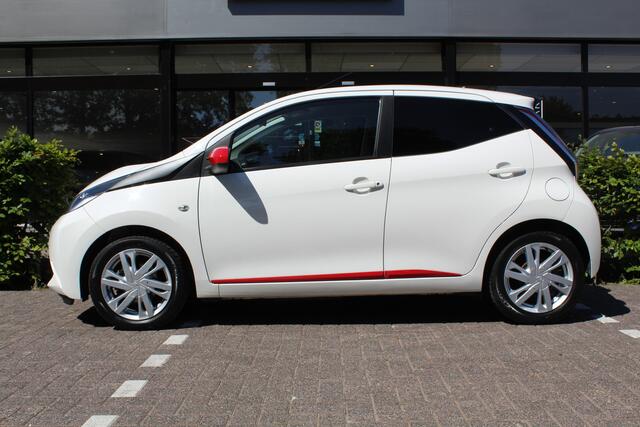 Toyota AYGO 1.0 VVT-i x-sport | Rijklaar | Camera | Airco | Radio/USB/AUX-speler | Bluetooth | Allseason