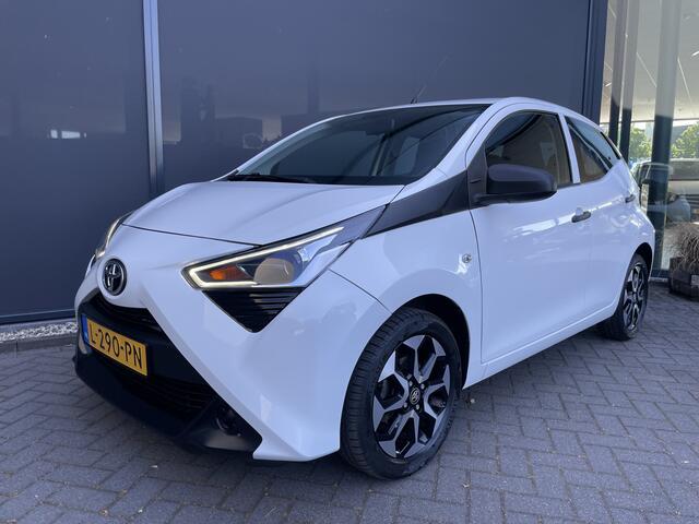 Toyota AYGO 1.0 VVT-i x-fun Airco - Bluetooth - Cruise control - MF stuurwiel - Licht metalen velgen - Centrale deurvergrendeling