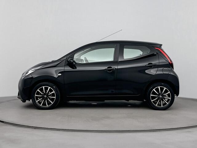 Toyota AYGO 1.0 VVT-i x-play limited | Carplay | Airco | Parkeercamera |