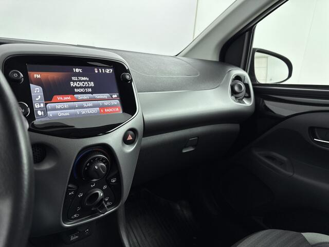 Toyota AYGO 1.0 VVT-i x-play limited | Carplay | Airco | Parkeercamera |