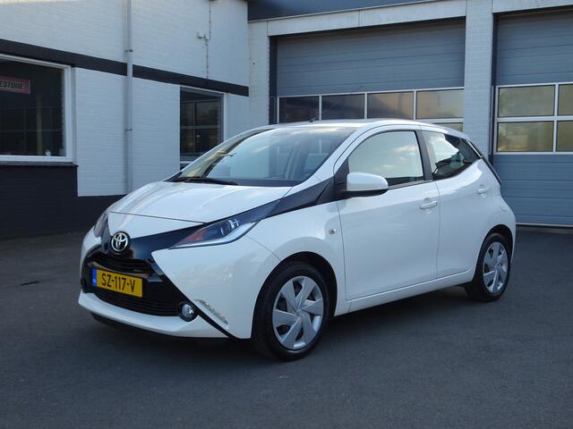 Toyota AYGO 1.0 VVT-i x-nav Airco, navigatie, elektr spiegels, achteruitrijcamera, mistlampen voor, enz.