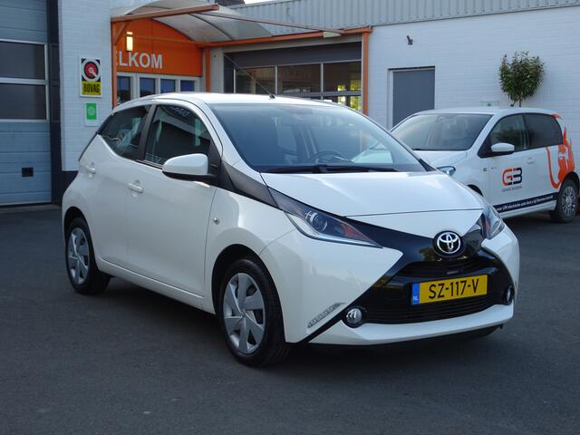 Toyota AYGO 1.0 VVT-i x-nav Airco, navigatie, elektr spiegels, achteruitrijcamera, mistlampen voor, enz.