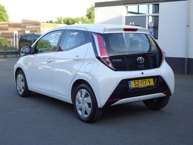 Toyota AYGO 1.0 VVT-i x-nav Airco, navigatie, elektr spiegels, achteruitrijcamera, mistlampen voor, enz.