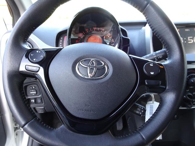 Toyota AYGO 1.0 VVT-i x-nav Airco, navigatie, elektr spiegels, achteruitrijcamera, mistlampen voor, enz.