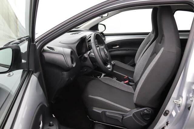 Toyota AYGO X 1.0 VVT-i MT Play | Adaptieve Cruise Control | Achteruitrijcamera | Toyota Safety Sense | Airco |