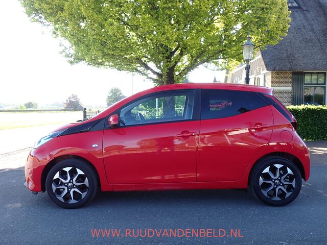 Toyota AYGO 1.0 VVT-i X-JOY AUTOMAAT CARPLAY/DAB/CAMERA