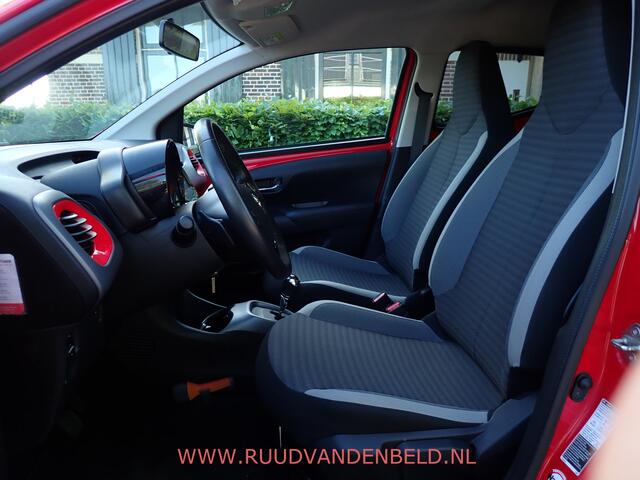 Toyota AYGO 1.0 VVT-i X-JOY AUTOMAAT CARPLAY/DAB/CAMERA