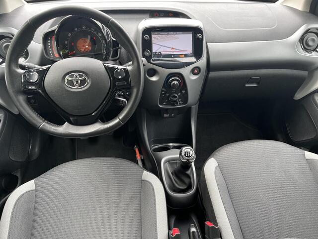 Toyota AYGO 1.0 VVT-i x-play | Navigatie | Bluetooth | Parkeercamera | Airco | Elektrische buitenspiegels |