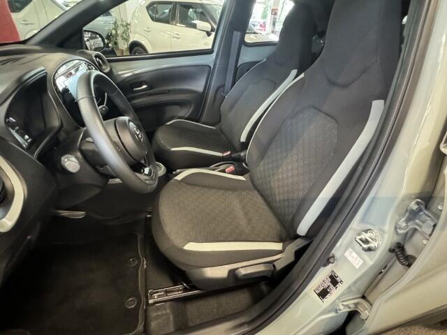 Toyota AYGO X 1.0 VVT-i S-CVT Pulse Bitone, stoelverw