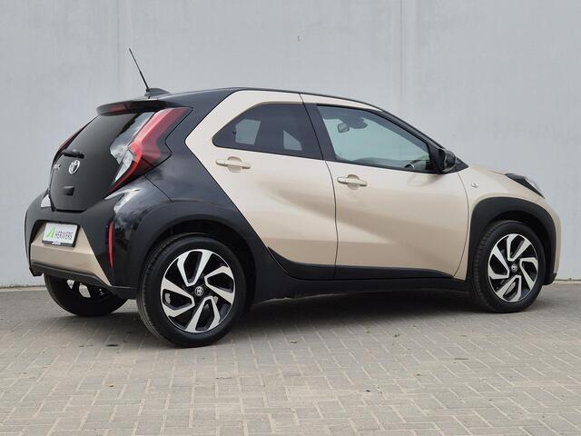 Toyota AYGO X 1.0 VVT-i S-CVT Play Automaat / Navigatie via Apple Carplay of Android Auto / Airco / Adaptief CC / Lichtmetalen wielen 17" / Elektrische ramen voor /