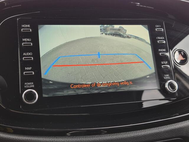 Toyota AYGO X 1.0 VVT-i S-CVT Play Automaat / Navigatie via Apple Carplay of Android Auto / Airco / Adaptief CC / Lichtmetalen wielen 17" / Elektrische ramen voor /