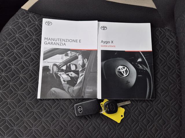 Toyota AYGO X 1.0 VVT-i S-CVT Play Automaat / Navigatie via Apple Carplay of Android Auto / Airco / Adaptief CC / Lichtmetalen wielen 17" / Elektrische ramen voor /