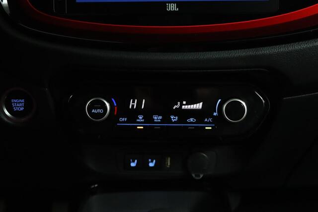 Toyota AYGO X 1.0 VVT-i CVT Undercover | By Jun Takahashi | JBL | Navigatie | Adaptive Cruise Control | Keyless Entry |