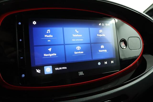 Toyota AYGO X 1.0 VVT-i CVT Undercover | By Jun Takahashi | JBL | Navigatie | Adaptive Cruise Control | Keyless Entry |