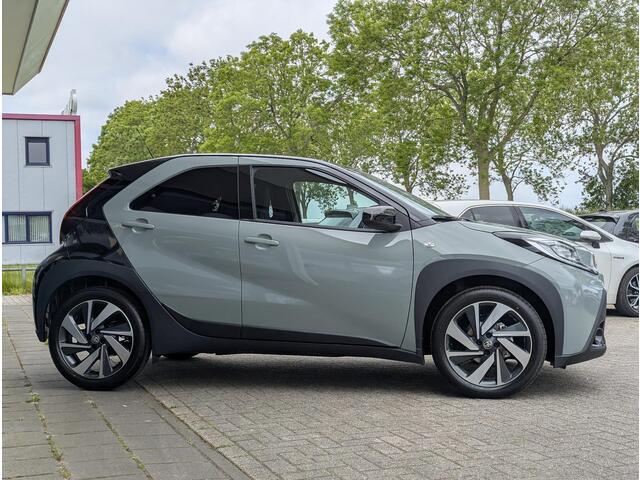 Toyota AYGO X 1.0 VVT-i MT Envy | Camera | Adap. cruise | Climate control | LED | Bi-Tone