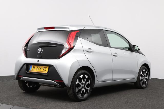 Toyota AYGO 1.0 VVT-i x-joy | Climate Control | Camera | Carplay/Android auto |