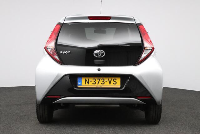 Toyota AYGO 1.0 VVT-i x-joy | Climate Control | Camera | Carplay/Android auto |