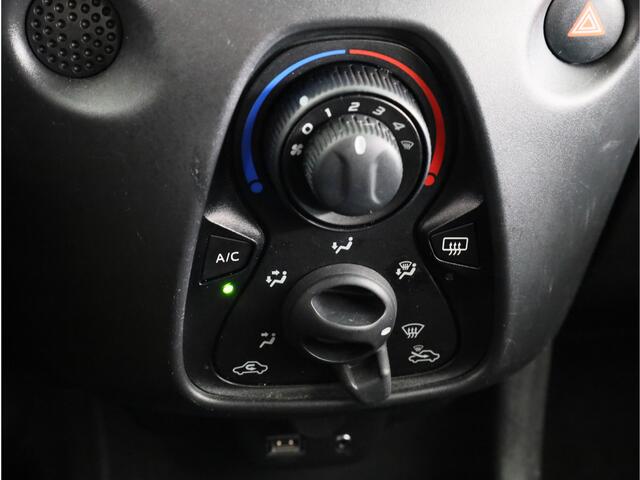 Toyota AYGO 1.0 VVT-i x-fun | Bluetooth | Airco | NL-Auto | Binnen 22-5