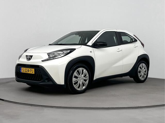 Toyota AYGO X 1.0 VVT-i MT Play Komt direct vanuit handelaar, inkoop RS 14-5 15-5 leseman opgegeven is mee Zelf reco-en geen werk