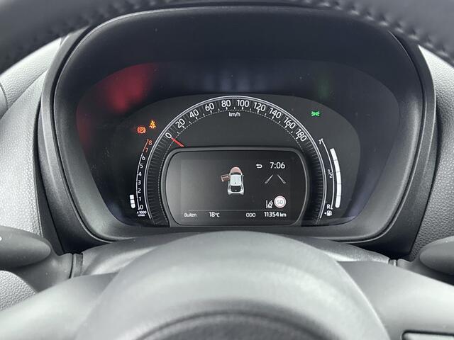 Toyota AYGO X 1.0 VVT-i MT Play Komt direct vanuit handelaar, inkoop RS 14-5 15-5 leseman opgegeven is mee Zelf reco-en geen werk