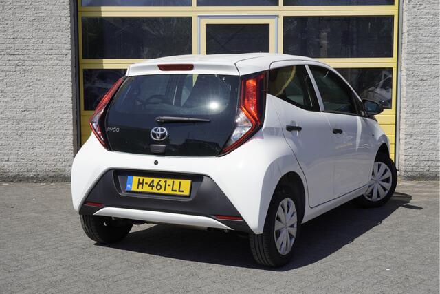 Toyota AYGO 1.0 VVT-i 5drs X-Fun BJ2020 Led | Audio | Airco | Stuurbekrachtiging | Getint glas