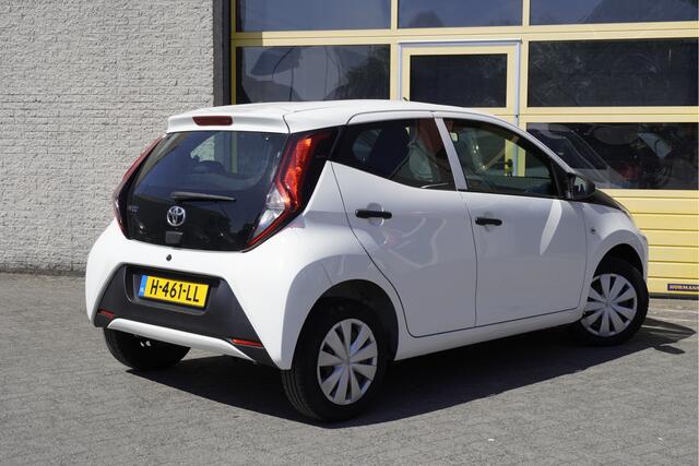 Toyota AYGO 1.0 VVT-i 5drs X-Fun BJ2020 Led | Audio | Airco | Stuurbekrachtiging | Getint glas
