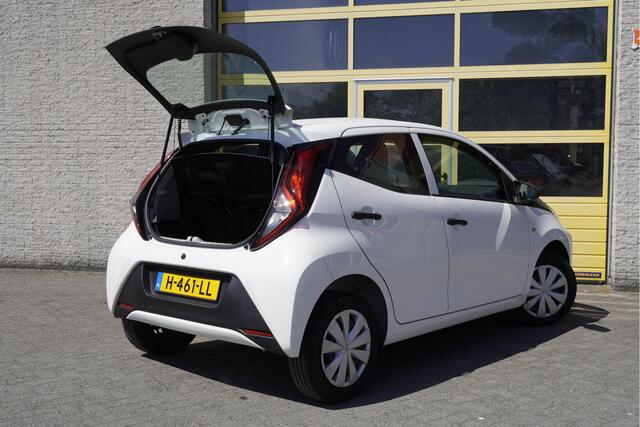 Toyota AYGO 1.0 VVT-i 5drs X-Fun BJ2020 Led | Audio | Airco | Stuurbekrachtiging | Getint glas