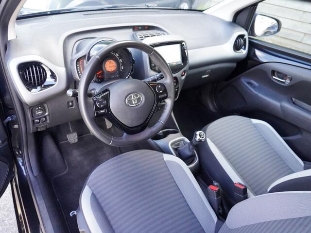 Toyota AYGO 1.0 VVT-i x-play ltd Navi | Camera | Airco | NAP