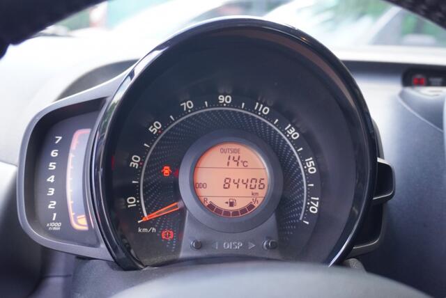 Toyota AYGO 1.0 VVT-i x-play ltd Navi | Camera | Airco | NAP