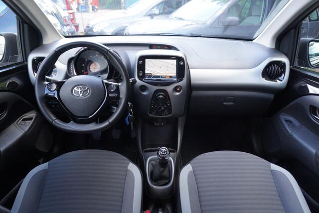 Toyota AYGO 1.0 VVT-i x-play ltd Navi | Camera | Airco | NAP