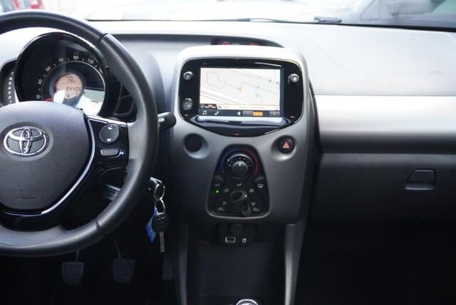 Toyota AYGO 1.0 VVT-i x-play ltd Navi | Camera | Airco | NAP