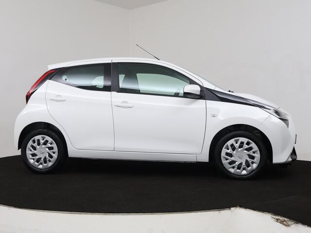 Toyota AYGO 1.0 VVT-i x-play
