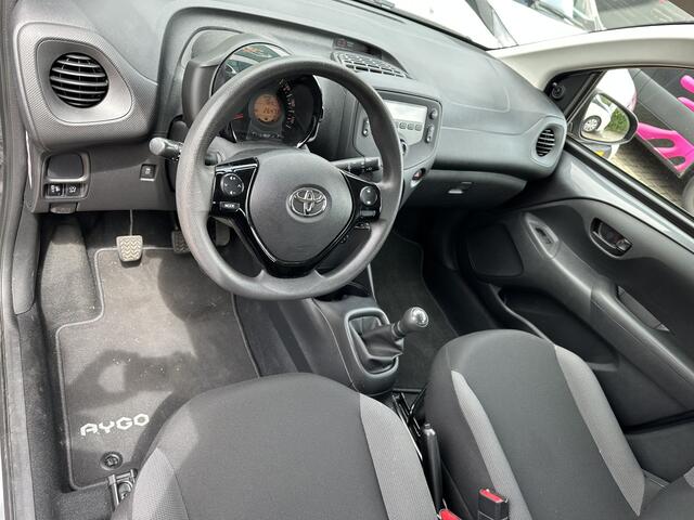 Toyota AYGO 1.0 VVT-i x-fun / 1e eigenaar / 26.473km!! / Fabrieksgarantie!!
