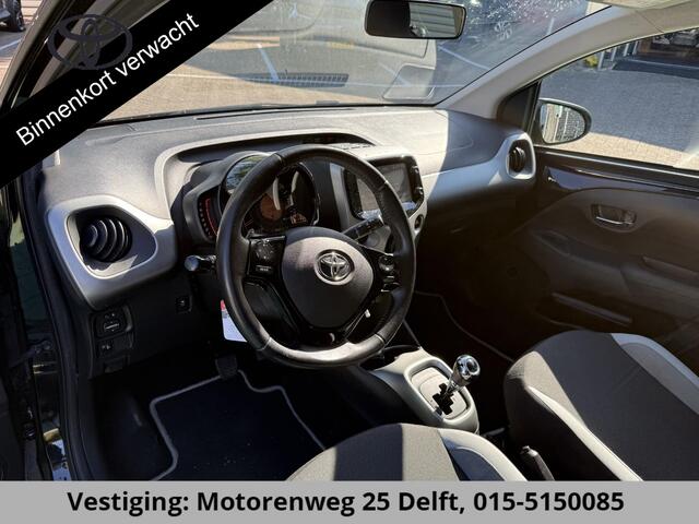 Toyota AYGO 1.0 X-PLAY AUTOMAAT.2e EIG. GARANTIE 2026 100% ONDERHOUDEN. AIRCO . CAMERA . BLUETOOTH.