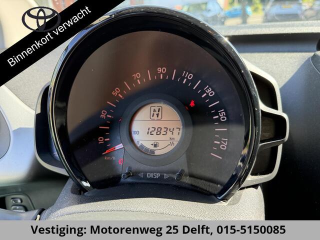 Toyota AYGO 1.0 X-PLAY AUTOMAAT.2e EIG. GARANTIE 2026 100% ONDERHOUDEN. AIRCO . CAMERA . BLUETOOTH.